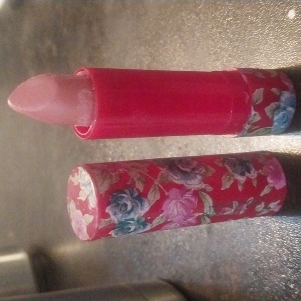 Aloe vera (free) designer lipstick